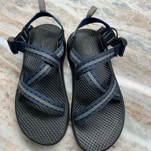 Youth Chacos Size 4